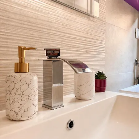 شقة Centro Storico - 2 Bedr - Self Check In Con Cortile Privato LʼAquila