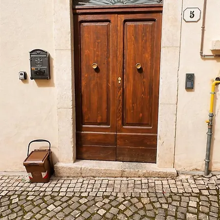 Апартаменты Centro Storico - 2 Bedr - Self Check In Con Cortile Privato Л'Акуила